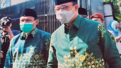 Dengan mengenakan batik Muhammadiyah Gubernur DKI Jakarta Anies Baswedan Resmikan Masjid At Taqwa Muhammadiyah