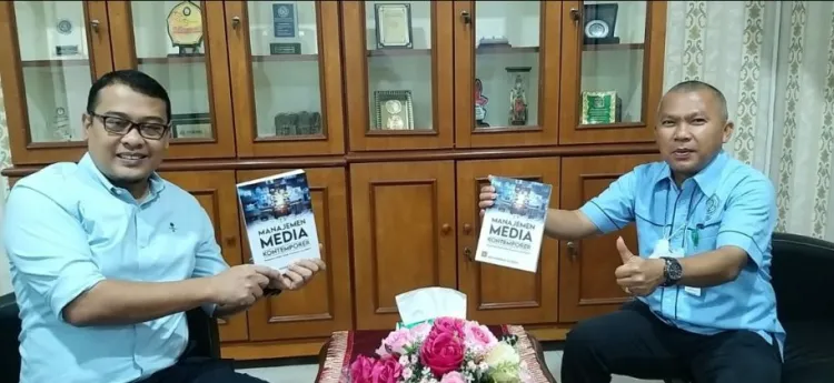 Alumni FISIP UMSU Luncurkan Buku Manajemen Media Kontemporer e1647916089339